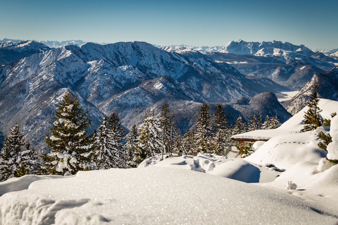 Naturbild Winterlandschaft mit Bergpanorama