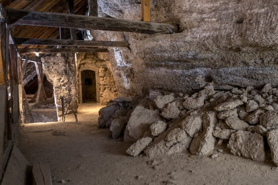 Treppenabgang in der Höhlenburg Stein a. d. Traun