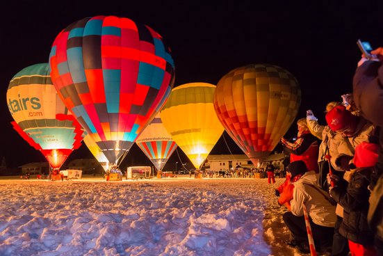 Nächtlicher Start bei den Inzeller Ballonwochen